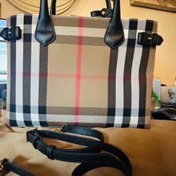 Burberry Medium Banner Check Canvas Tote<NEW>