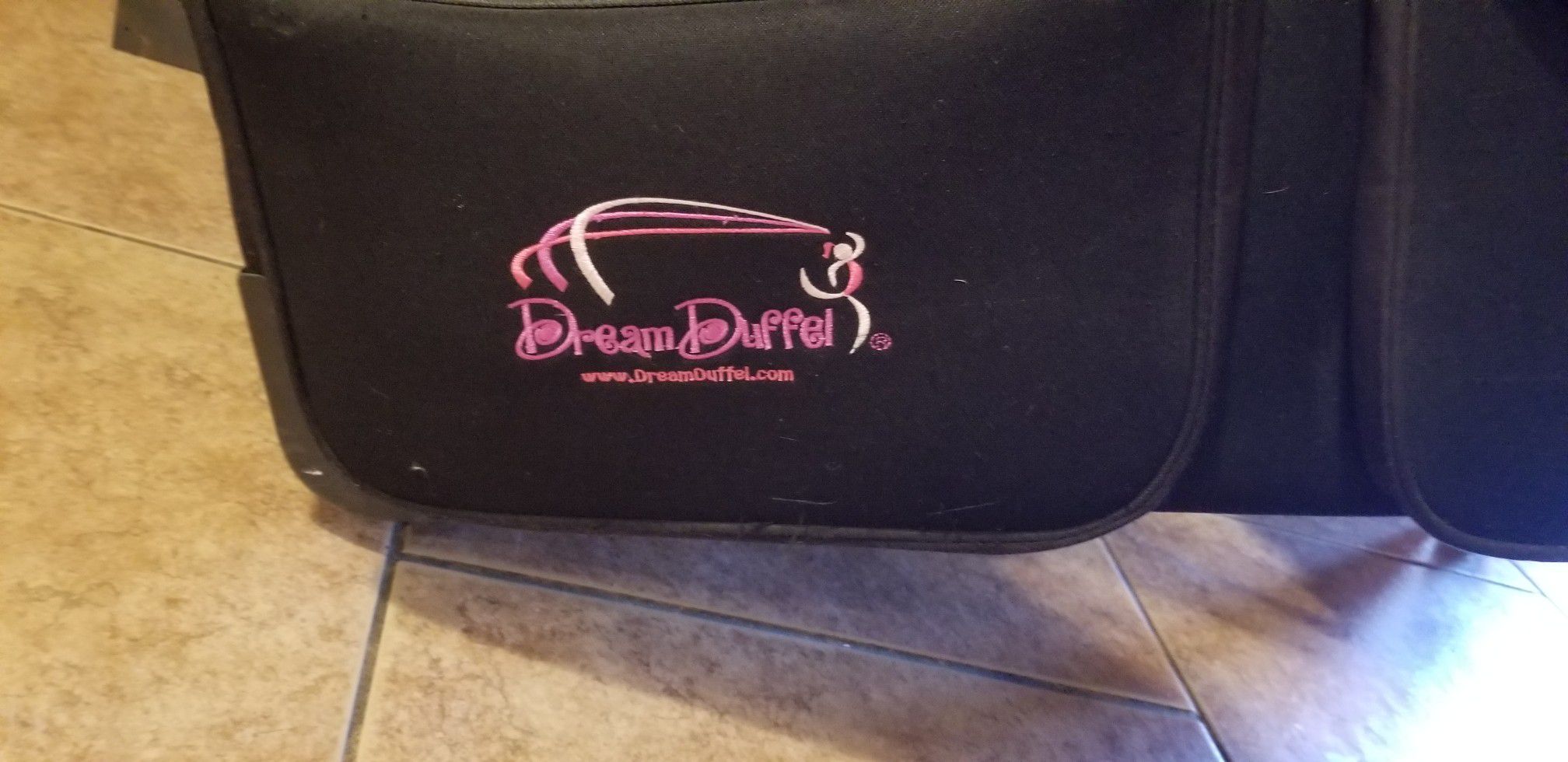 Dream duffel bag on wheels