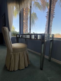 Mirrored Table with drawers