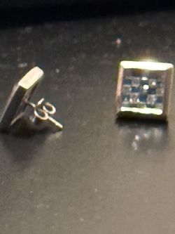White Gold Clear And Blue Diamonds.