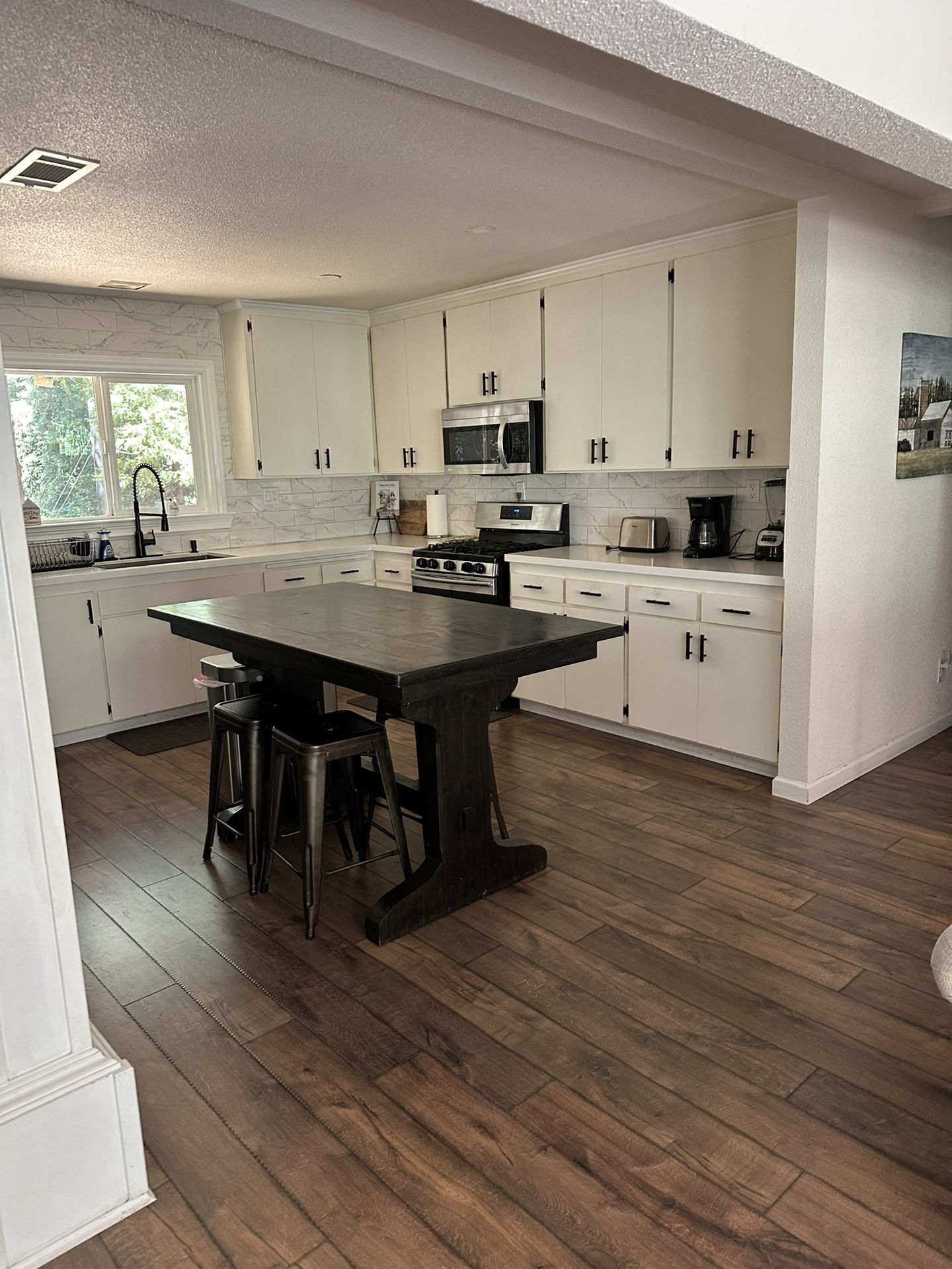 Kitchen High Table In Good Condition 
