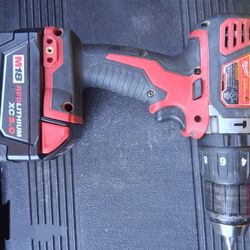 Milwaukee  Drill Driver And 5.0 Baterry 