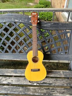 MAKAI MC-70 UKULELE