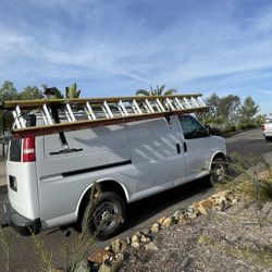Adrián Steel Right Side Drop Down Ladder Rack