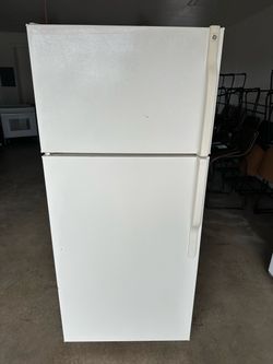 GE refrigerator (1 month warranty)