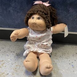 Vintage 1985 Cabbage Patch Kids Girl Doll 
