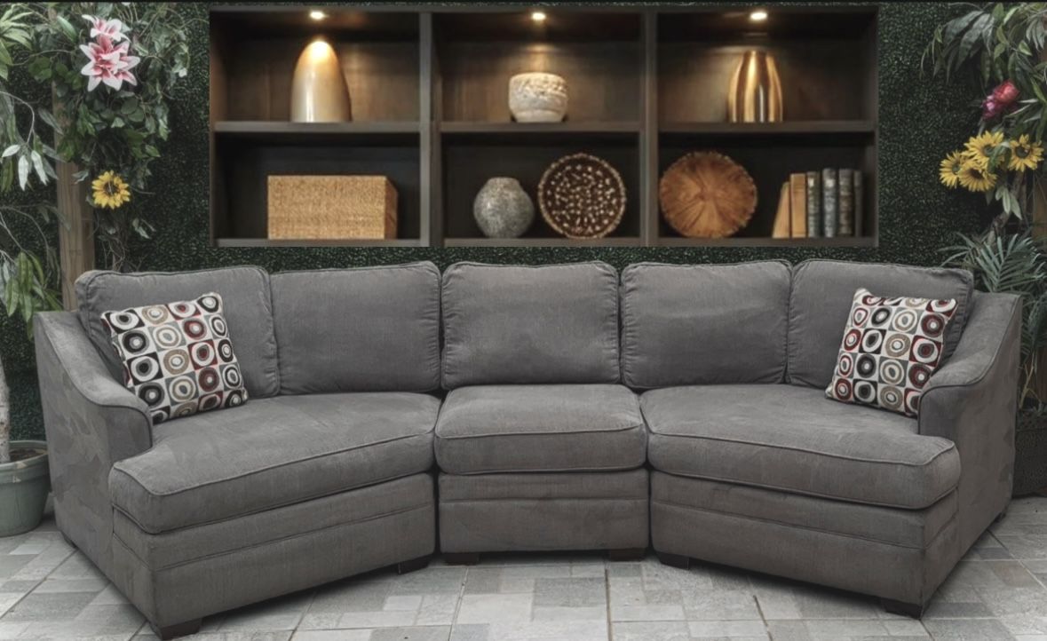 (Free Delivery 🚚) Gray 3-Piece Sectional Couch