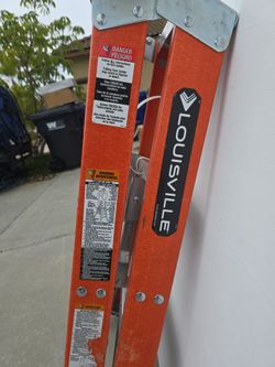 Louisville ladder 3 foot.