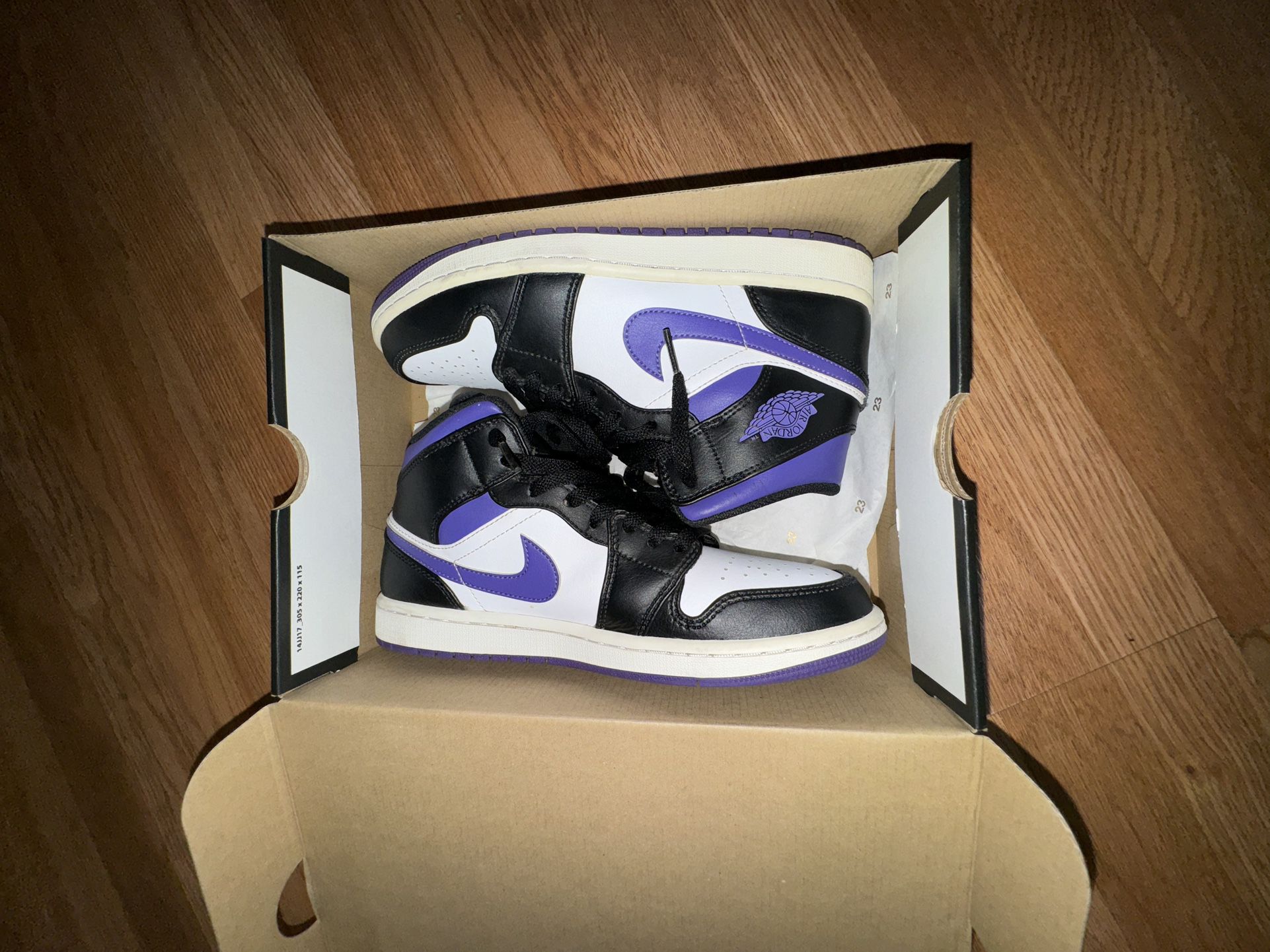 Air Jordan 1 Mid Men’s purple/black/white