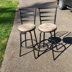 2 Bar Stools