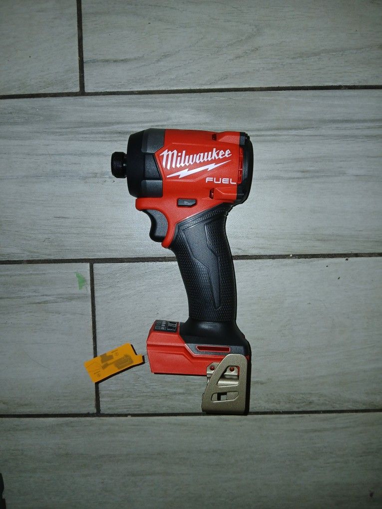 Milwaukee M18 Fuel Impact 1/4 