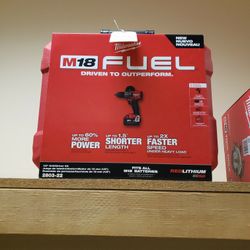 NEW Milwaukee 2803-22 M18 Fuel 1/2" Drill Driver Kit