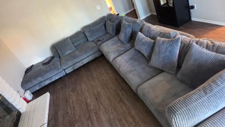ADJUSTABLE SECTIONAL FREE