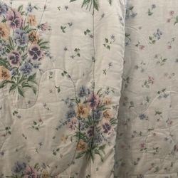 Comforter (queen) 