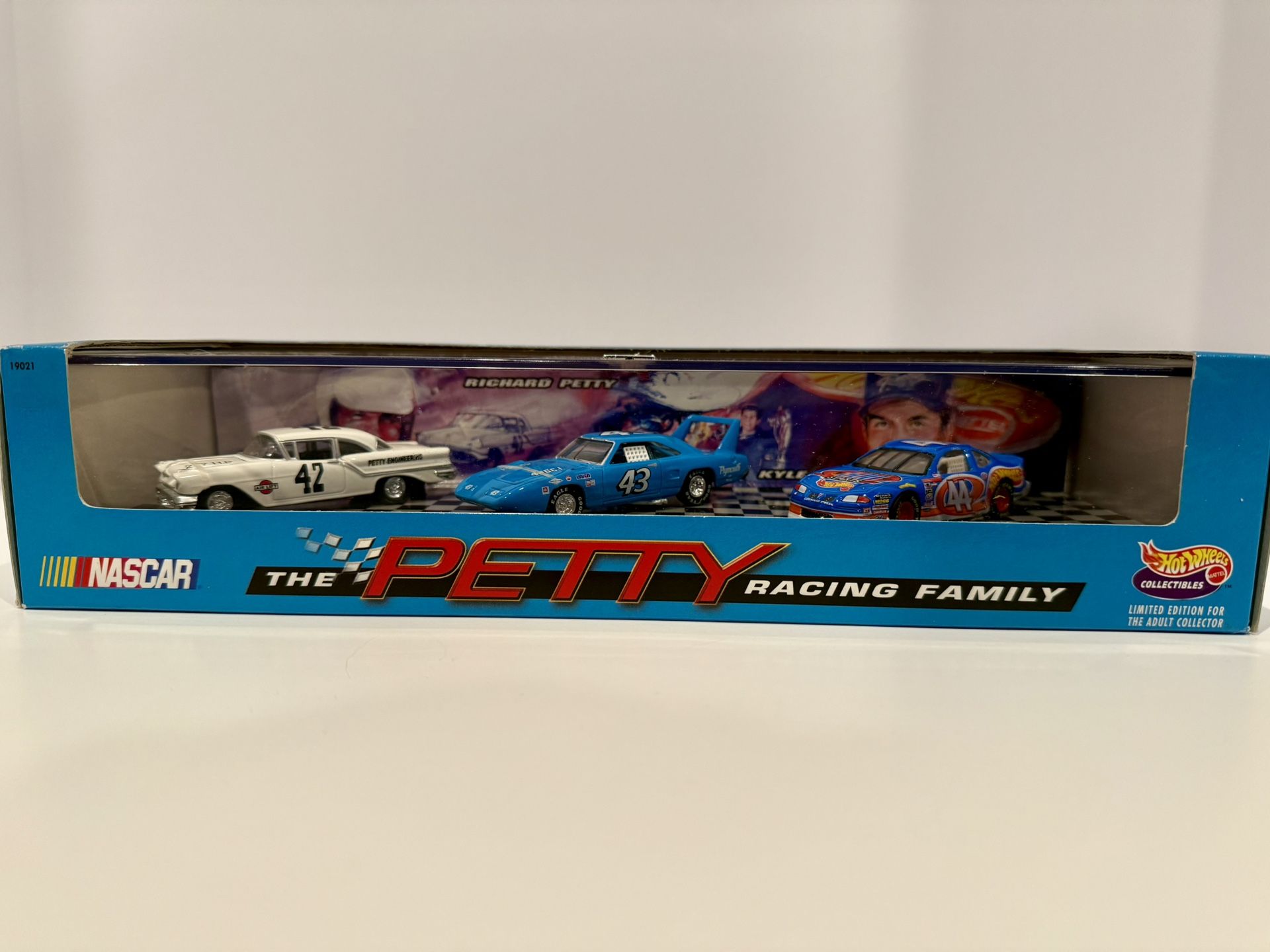 NASCAR The Petty Racing Family Three Generations LE D1866