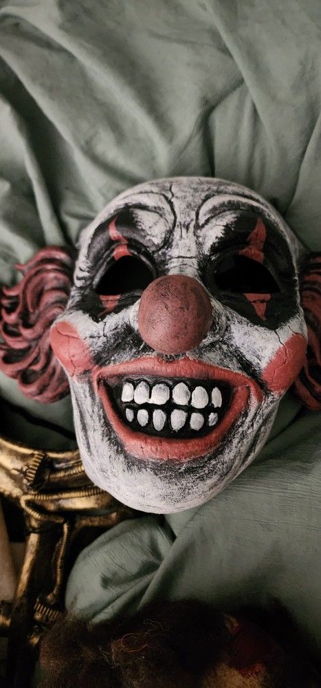 SPIRIT HALLOWEEN MASKS