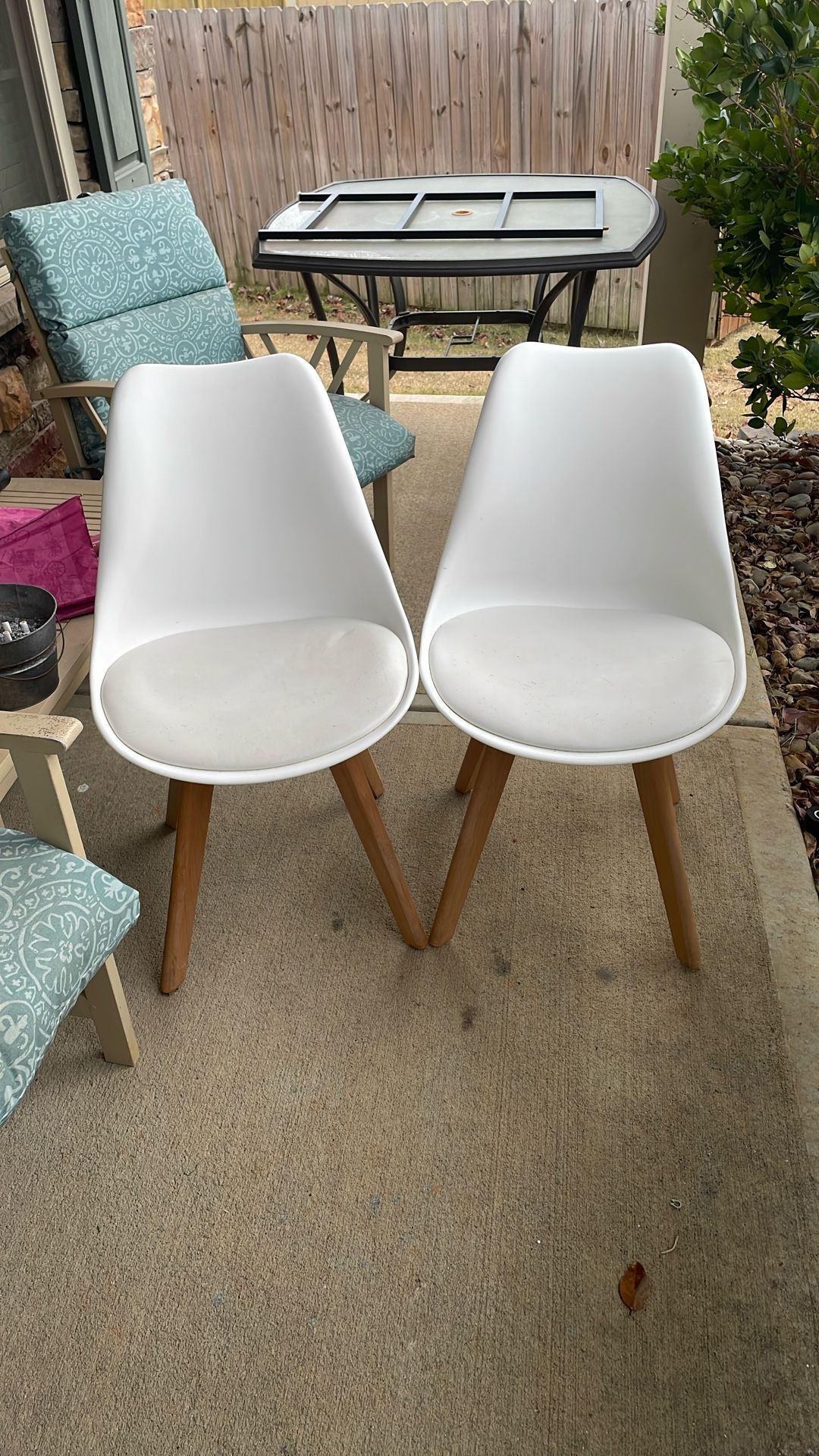 2 Chairs White With Wood Legs 