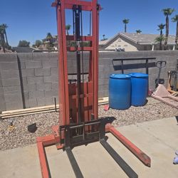 Forklift Pallet Jack or Workstation