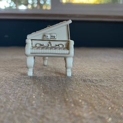 Jade Porcelain san francisco ornament music box 2001