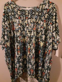 Large lularoe top