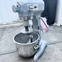 20 Quart Hobart mixer With Bowl, Hook, Paddle
