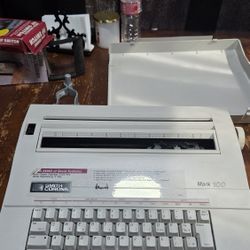 Smith Corona Model 5A Mark 100 Portable Electric Typewriter