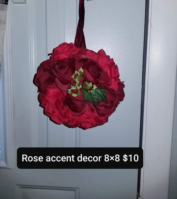 Red rose accent decor