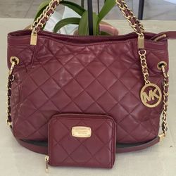 Michael Kors quilted Susannah medium shoulder bag with sma. Firm Price/Precio Firme