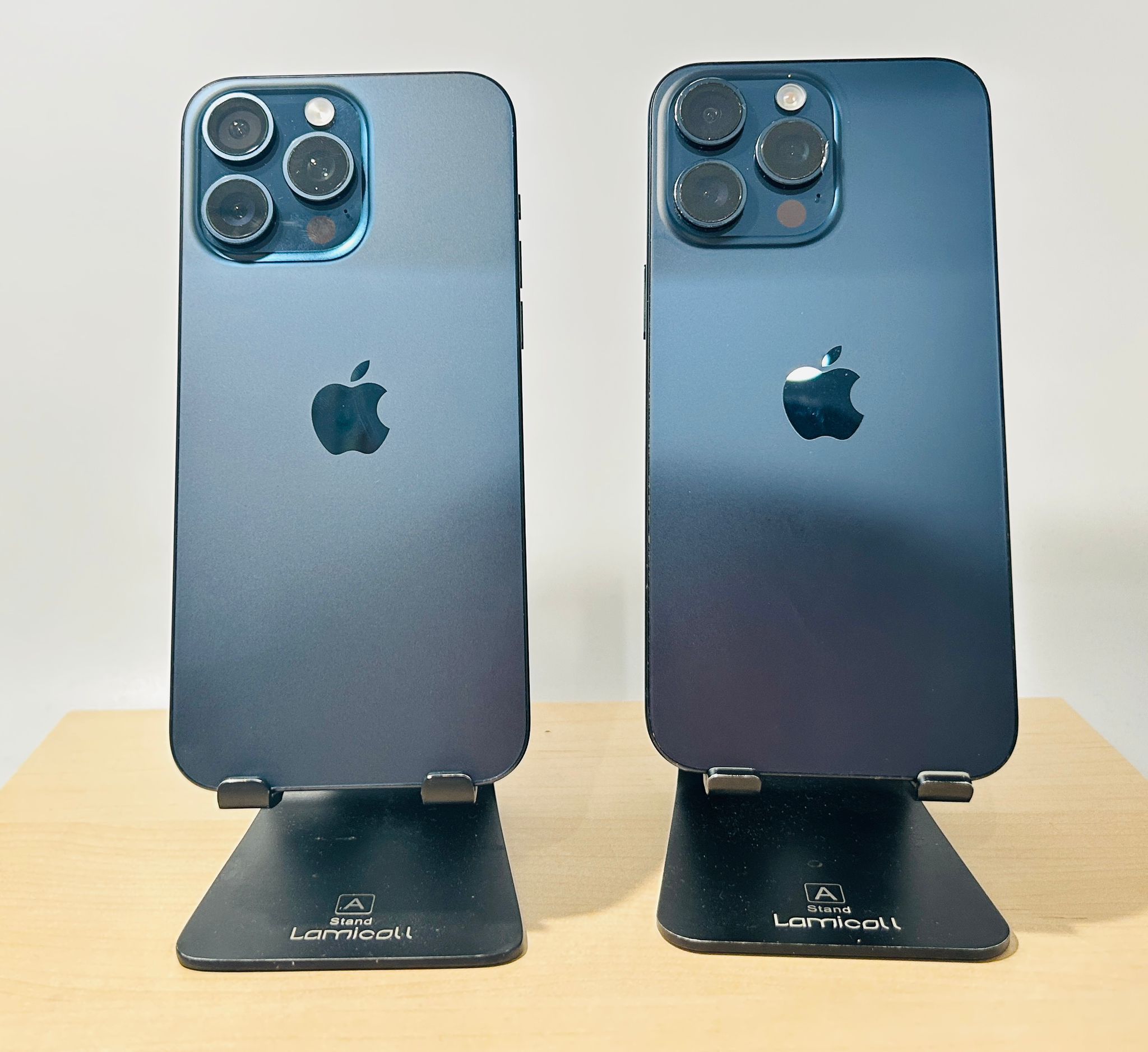 Apple iPhone 15 PRO MAX 256GB UNLOCKED Blue Titanium $799 each