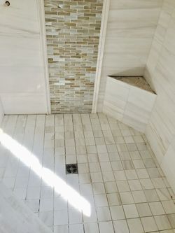 Baños y pisos diseñados