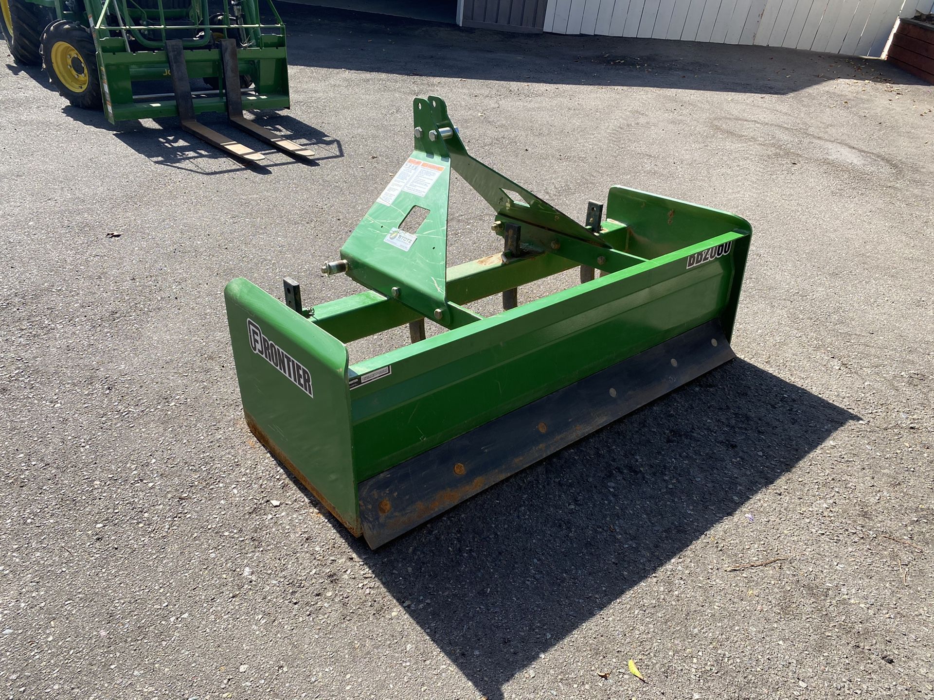 John Deere frontier box blade with attachments for tractor 🚜