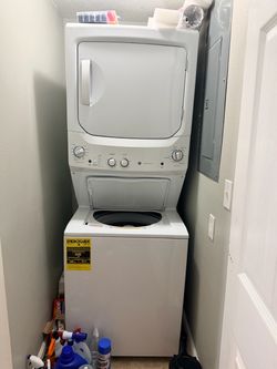 GE Washer & Dryer 2-in-1 – Only 4 Months of Use