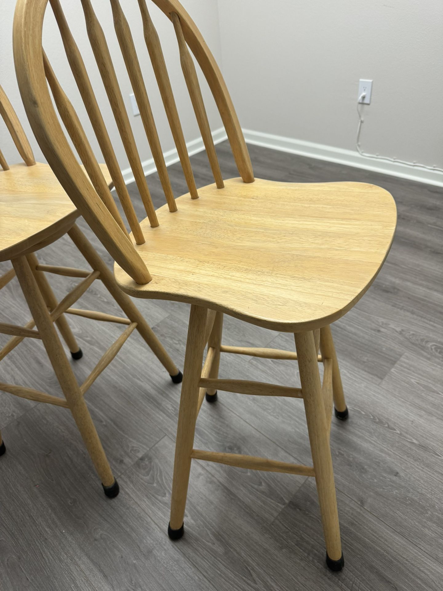 2 Set Bar Stool/Chair Counter Height Solid Wood Modern Design Swivel