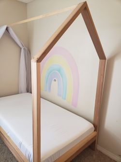 Oak Canopy Bed