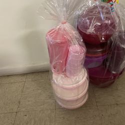 Maroon Set. Tupperware New