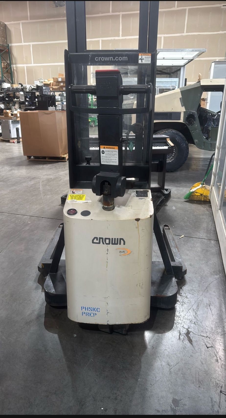 Crown M electric-powered industrial forklift