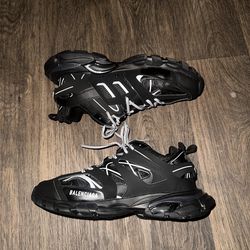 Balenciaga tracks size 9