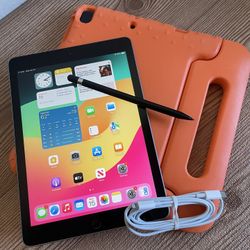 iPad 6th Generation 32GB With Pencil And Kids Case 