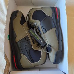 Nike boltero boots