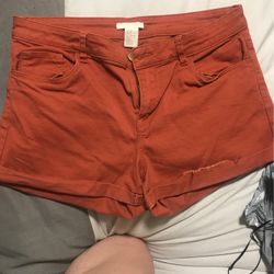 H M woman’s shorts