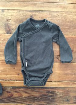 H & M Organic Cotton Onesie 4-6 months