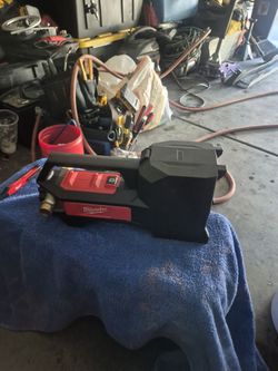 MILWAUKEE M18 Transfer Pump