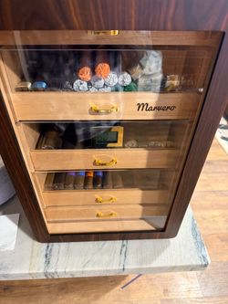 Cigar humidor. Marvero.