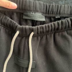 Black Fear of God Essentials sweatpants #fearofgod #essentials