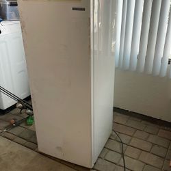 Refrigerator freezer