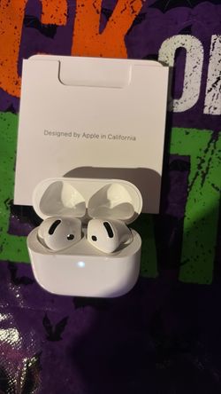 Apple AirPods 4Pro with Charging Case