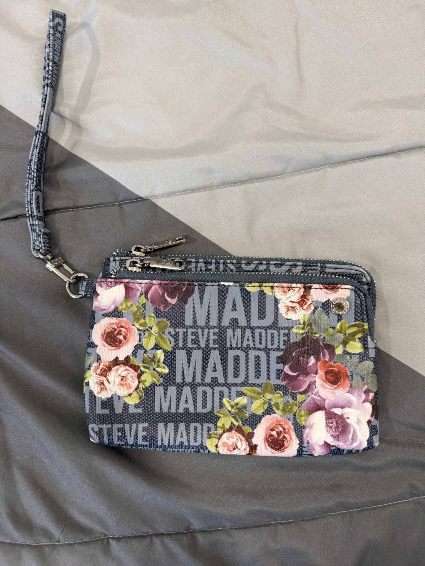 Steve Madden Wristlet