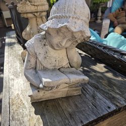 Beautiful vintage girl reading