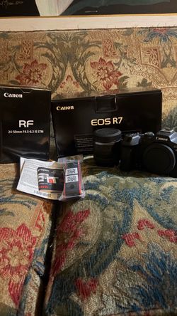 Canon R7 Mirrorless Camera (Body & Lens)
