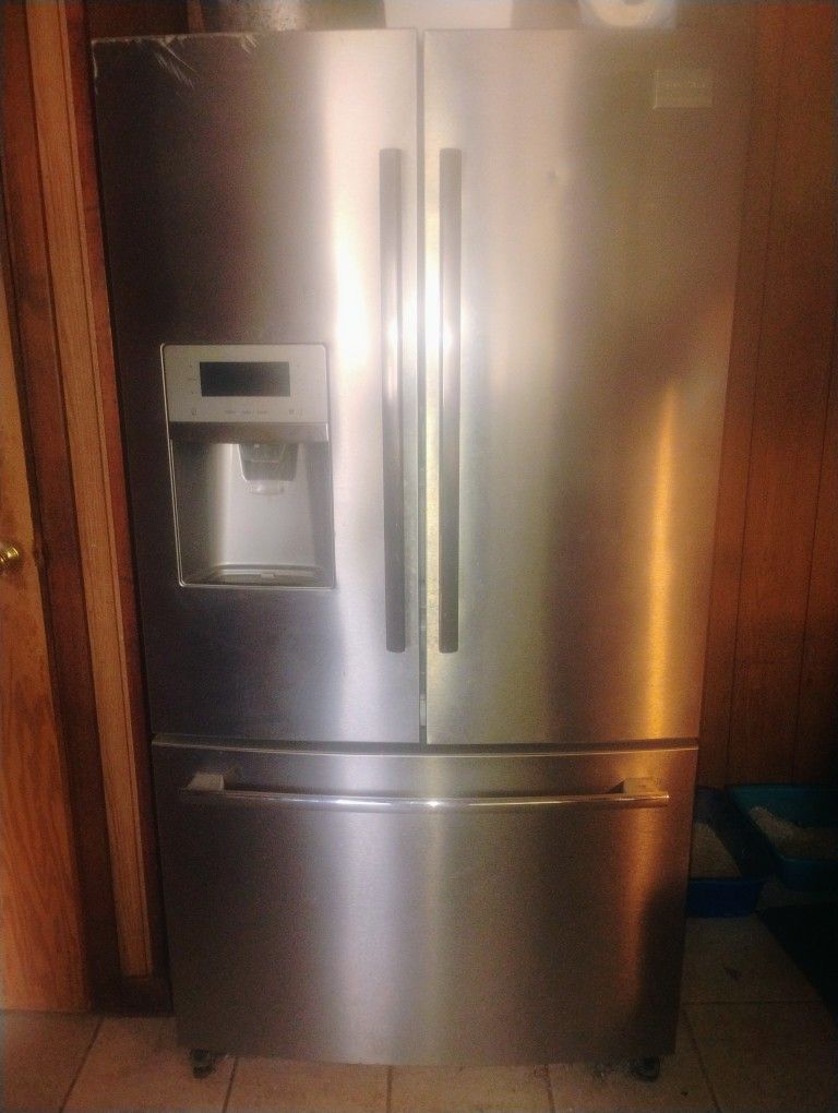 Fridgedare Professional Refrigerator Silver